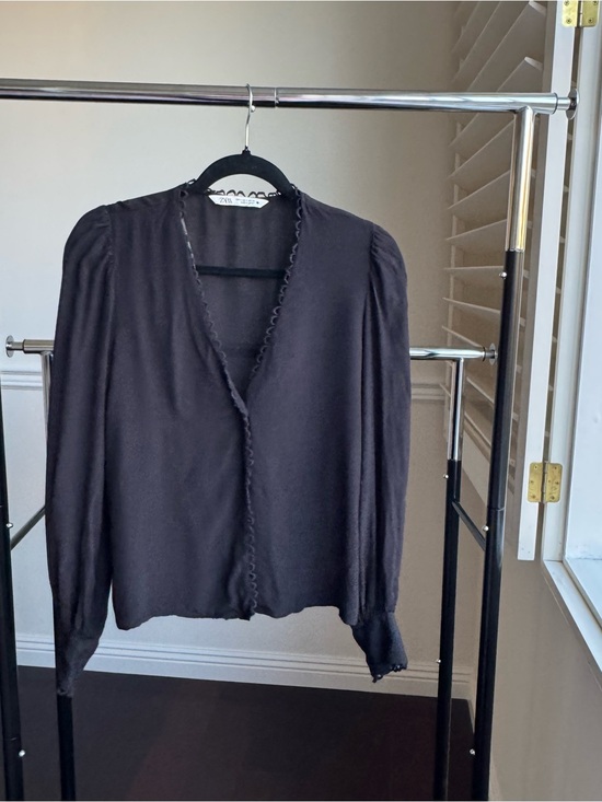 Zara Tops - Zara Black Long-Sleeve Scallop Trim Blouse size Small Viscose Pre-owned.